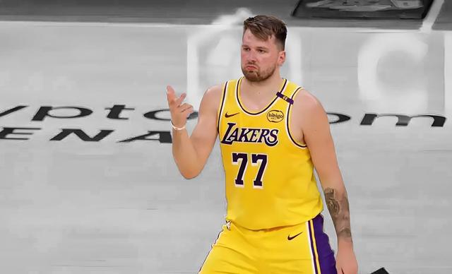 关于NBA：湖人队总经理佩林卡接受采访时表示，会满足球队的阵容需求，让球队下赛季更强大的信息